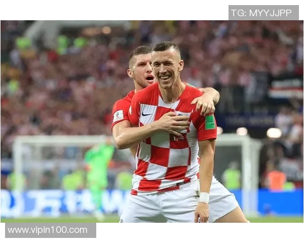 足球明星格子照片全景展示精彩瞬间与经典时刻合集 足球明星格子照片全景展示精彩瞬间与经典时刻合集